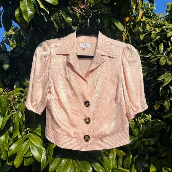 LPA pink satin dot print tortoiseshell button cropped puff short sleeve top